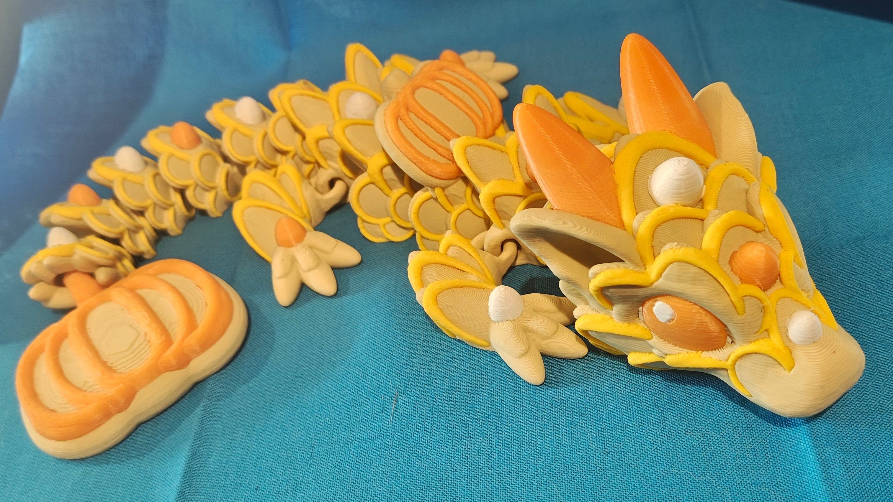 Pumpkin spice sugar cookie dragon